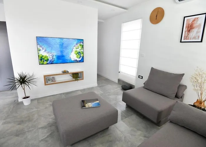 Astarte, Lägenhet *